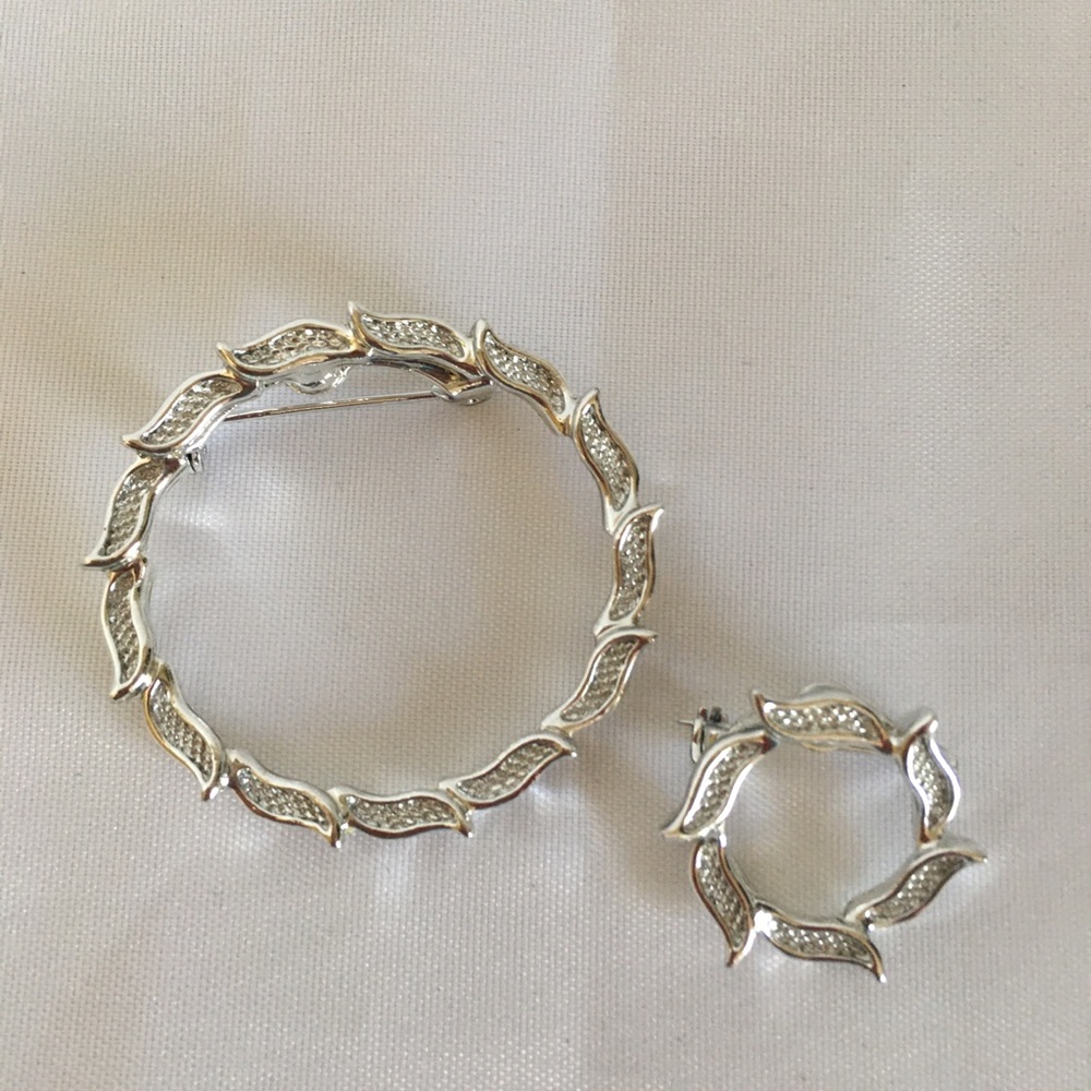 Gerry’s Leaf Wreath Silver Brooch Pin Set Vintage